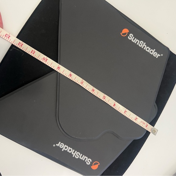 3/$10 🏷️ Sunshader Medium - Picture 4 of 9